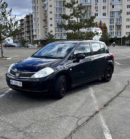 Чорний Ніссан Тііда, об'ємом двигуна 1.6 л та пробігом 114 тис. км за 6000 $, фото 1 на Automoto.ua