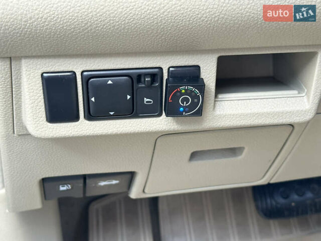 Черный Ниссан Тиида, объемом двигателя 1.6 л и пробегом 169 тыс. км за 6200 $, фото 16 на Automoto.ua