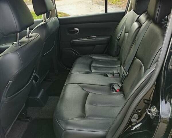 Черный Ниссан Тиида, объемом двигателя 1.6 л и пробегом 240 тыс. км за 7900 $, фото 8 на Automoto.ua