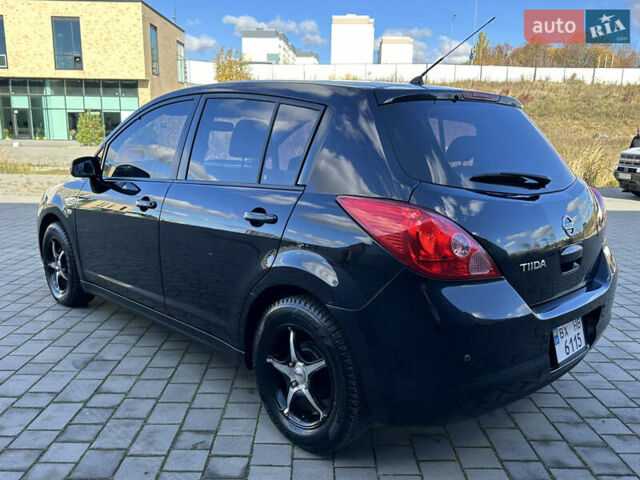 Черный Ниссан Тиида, объемом двигателя 1.6 л и пробегом 169 тыс. км за 6200 $, фото 7 на Automoto.ua