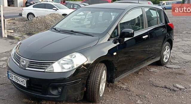 Черный Ниссан Тиида, объемом двигателя 1.6 л и пробегом 300 тыс. км за 4550 $, фото 8 на Automoto.ua