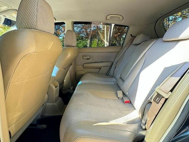 Черный Ниссан Тиида, объемом двигателя 1.6 л и пробегом 155 тыс. км за 6500 $, фото 3 на Automoto.ua