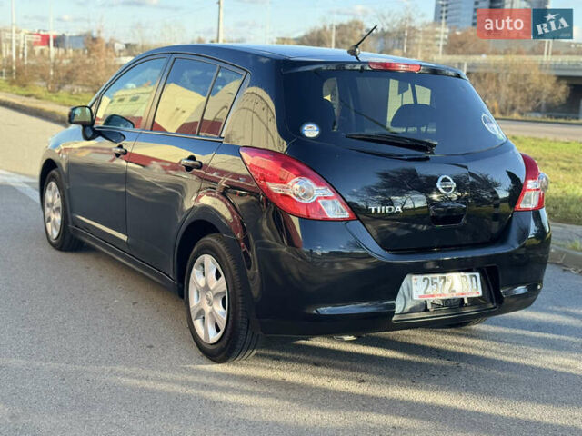 Черный Ниссан Тиида, объемом двигателя 1.5 л и пробегом 30 тыс. км за 7800 $, фото 6 на Automoto.ua