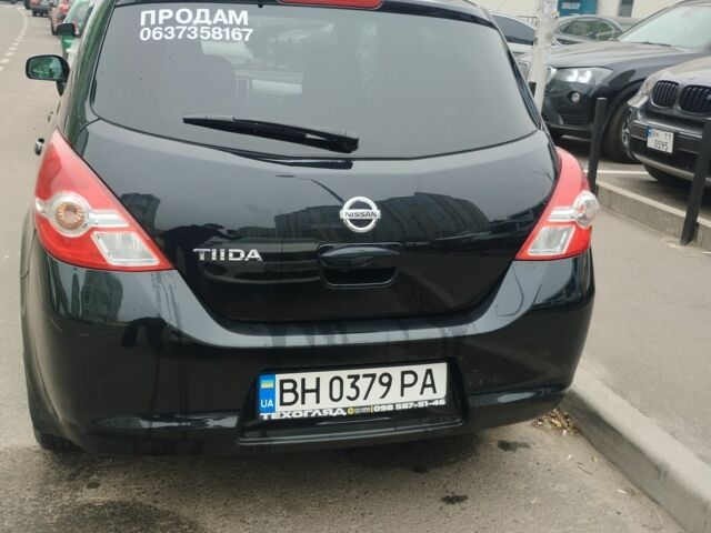 Черный Ниссан Тиида, объемом двигателя 1.5 л и пробегом 51 тыс. км за 7300 $, фото 4 на Automoto.ua