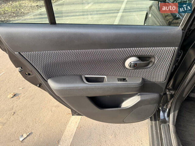 Чорний Ніссан Тііда, об'ємом двигуна 1.5 л та пробігом 79 тис. км за 7600 $, фото 24 на Automoto.ua
