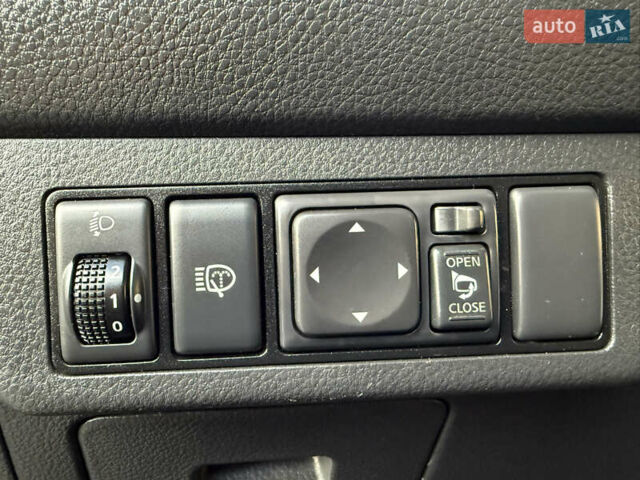 Черный Ниссан Тиида, объемом двигателя 1.6 л и пробегом 60 тыс. км за 9999 $, фото 57 на Automoto.ua