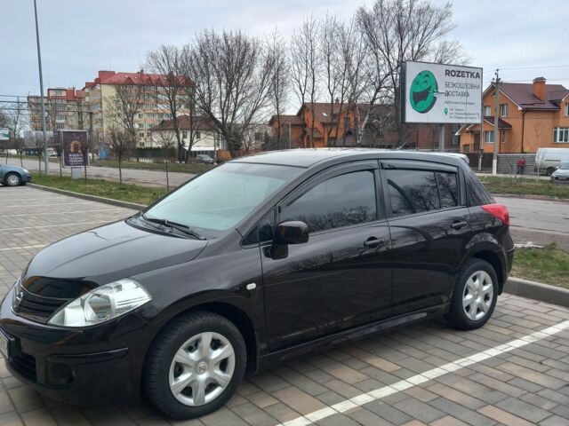 Чорний Ніссан Тііда, об'ємом двигуна 1.6 л та пробігом 60 тис. км за 10000 $, фото 4 на Automoto.ua