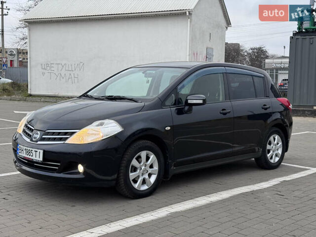 Черный Ниссан Тиида, объемом двигателя 1.5 л и пробегом 95 тыс. км за 8350 $, фото 2 на Automoto.ua