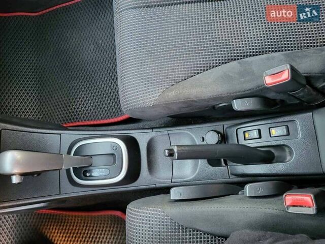 Черный Ниссан Тиида, объемом двигателя 1.6 л и пробегом 99 тыс. км за 7500 $, фото 10 на Automoto.ua