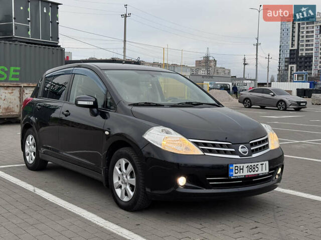 Черный Ниссан Тиида, объемом двигателя 1.5 л и пробегом 95 тыс. км за 8350 $, фото 3 на Automoto.ua