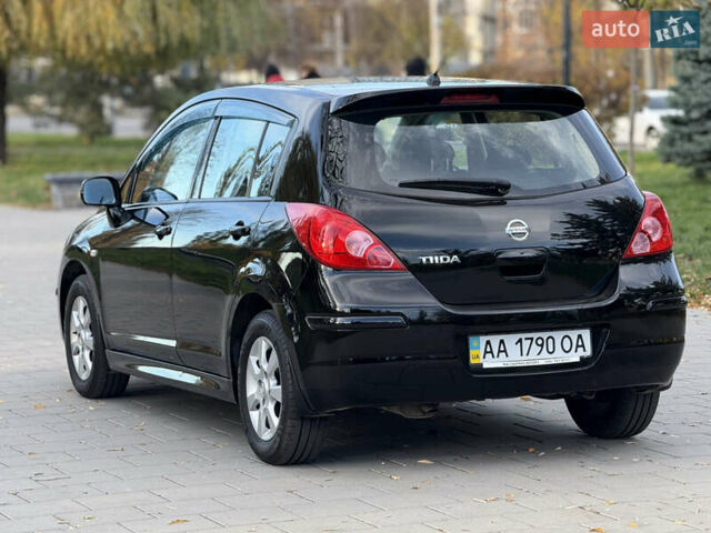 Черный Ниссан Тиида, объемом двигателя 1.6 л и пробегом 60 тыс. км за 9999 $, фото 9 на Automoto.ua