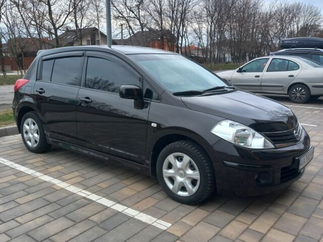 Чорний Ніссан Тііда, об'ємом двигуна 1.6 л та пробігом 60 тис. км за 10000 $, фото 1 на Automoto.ua