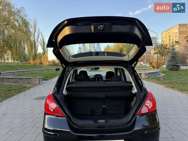 Черный Ниссан Тиида, объемом двигателя 1.6 л и пробегом 60 тыс. км за 9999 $, фото 87 на Automoto.ua