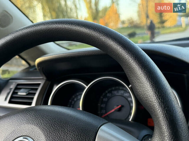 Черный Ниссан Тиида, объемом двигателя 1.6 л и пробегом 60 тыс. км за 9999 $, фото 58 на Automoto.ua