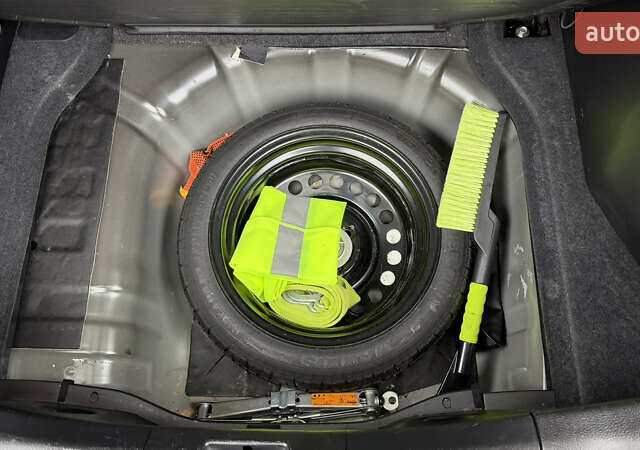 Чорний Ніссан Тііда, об'ємом двигуна 1.5 л та пробігом 94 тис. км за 7000 $, фото 5 на Automoto.ua