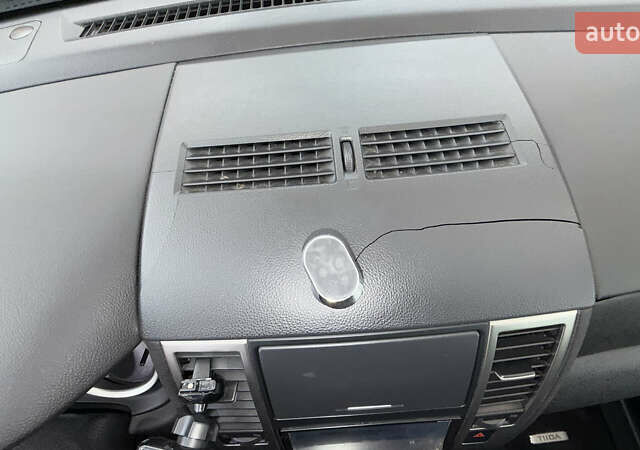 Чорний Ніссан Тііда, об'ємом двигуна 1.5 л та пробігом 94 тис. км за 7000 $, фото 40 на Automoto.ua