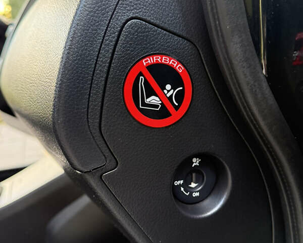 Черный Ниссан Тиида, объемом двигателя 1.6 л и пробегом 60 тыс. км за 9999 $, фото 49 на Automoto.ua