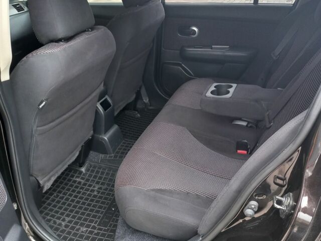 Чорний Ніссан Тііда, об'ємом двигуна 1.6 л та пробігом 60 тис. км за 10000 $, фото 5 на Automoto.ua