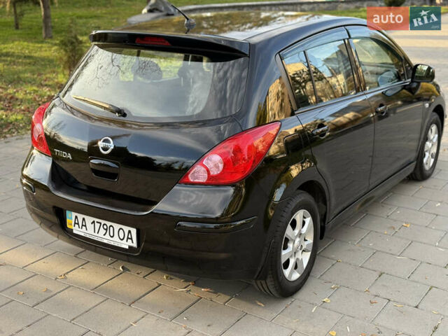 Черный Ниссан Тиида, объемом двигателя 1.6 л и пробегом 60 тыс. км за 9999 $, фото 29 на Automoto.ua
