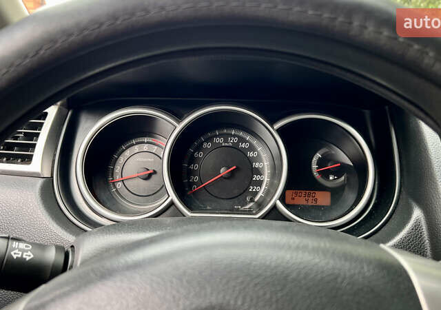Черный Ниссан Тиида, объемом двигателя 1.6 л и пробегом 190 тыс. км за 7700 $, фото 8 на Automoto.ua