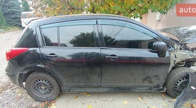 Чорний Ніссан Тііда, об'ємом двигуна 1.6 л та пробігом 280 тис. км за 2000 $, фото 1 на Automoto.ua