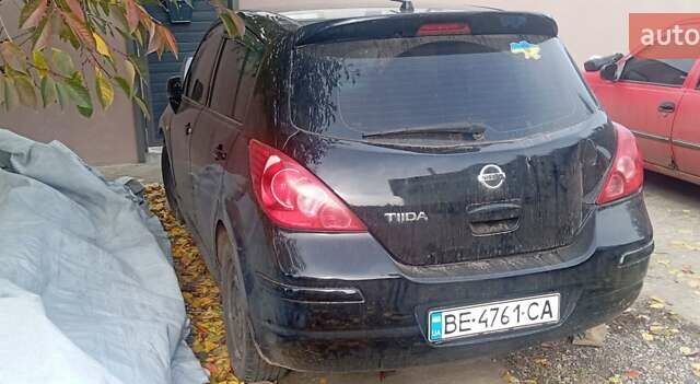 Чорний Ніссан Тііда, об'ємом двигуна 1.6 л та пробігом 280 тис. км за 2000 $, фото 5 на Automoto.ua
