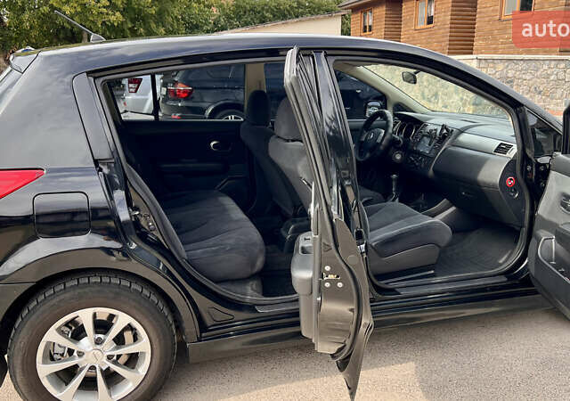 Черный Ниссан Тиида, объемом двигателя 1.6 л и пробегом 190 тыс. км за 7700 $, фото 3 на Automoto.ua