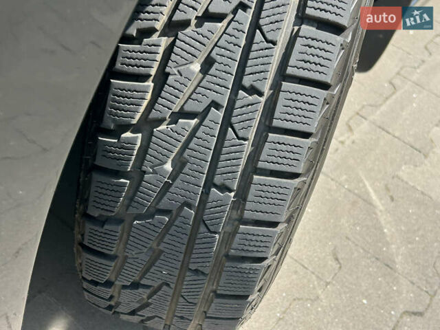 Черный Ниссан Тиида, объемом двигателя 1.6 л и пробегом 188 тыс. км за 6500 $, фото 16 на Automoto.ua