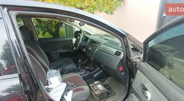 Чорний Ніссан Тііда, об'ємом двигуна 1.6 л та пробігом 280 тис. км за 2000 $, фото 8 на Automoto.ua