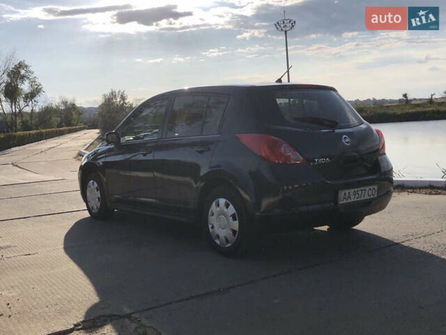 Черный Ниссан Тиида, объемом двигателя 1.6 л и пробегом 257 тыс. км за 5600 $, фото 8 на Automoto.ua