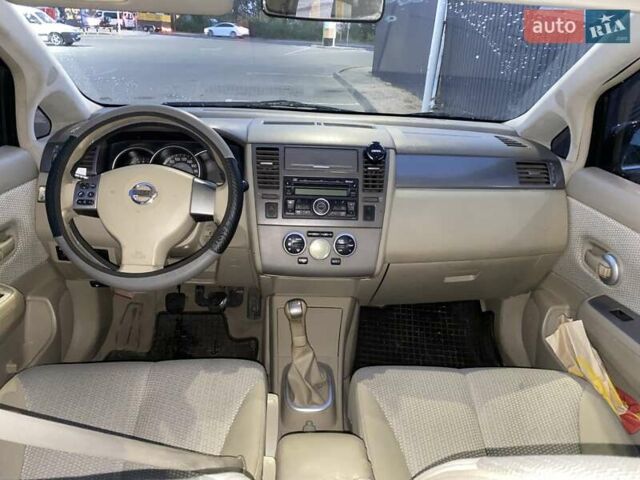 Черный Ниссан Тиида, объемом двигателя 1.6 л и пробегом 200 тыс. км за 4250 $, фото 7 на Automoto.ua