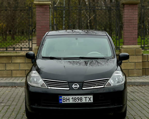 Черный Ниссан Тиида, объемом двигателя 1.6 л и пробегом 132 тыс. км за 4850 $, фото 5 на Automoto.ua
