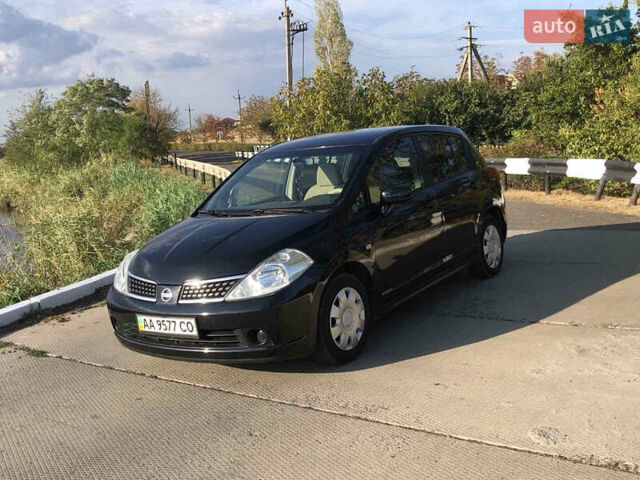 Черный Ниссан Тиида, объемом двигателя 1.6 л и пробегом 257 тыс. км за 5600 $, фото 12 на Automoto.ua