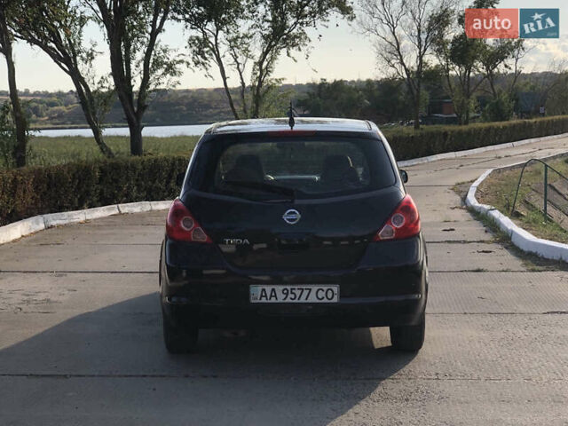 Черный Ниссан Тиида, объемом двигателя 1.6 л и пробегом 257 тыс. км за 5600 $, фото 6 на Automoto.ua