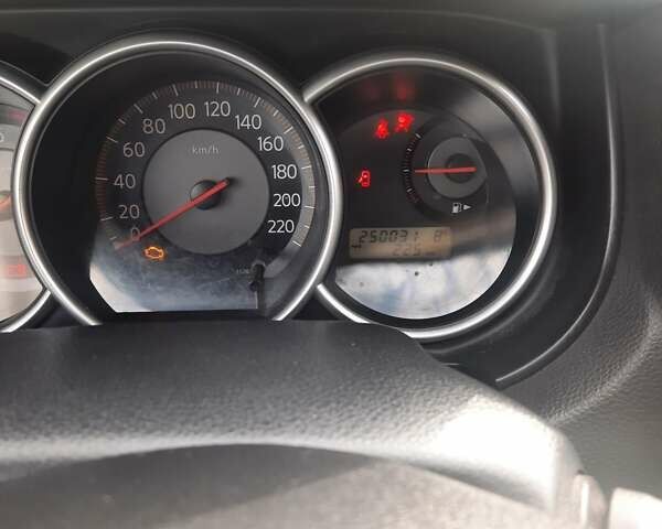 Черный Ниссан Тиида, объемом двигателя 1.8 л и пробегом 270 тыс. км за 2900 $, фото 37 на Automoto.ua