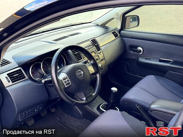 Черный Ниссан Тиида, объемом двигателя 1.6 л и пробегом 137 тыс. км за 5700 $, фото 9 на Automoto.ua