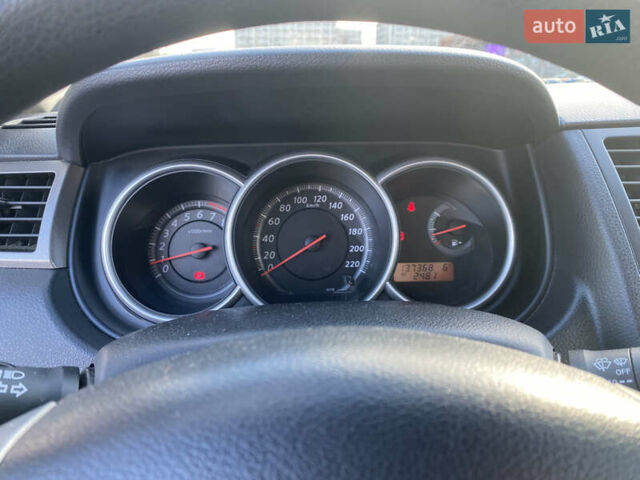 Черный Ниссан Тиида, объемом двигателя 1.6 л и пробегом 138 тыс. км за 7700 $, фото 19 на Automoto.ua