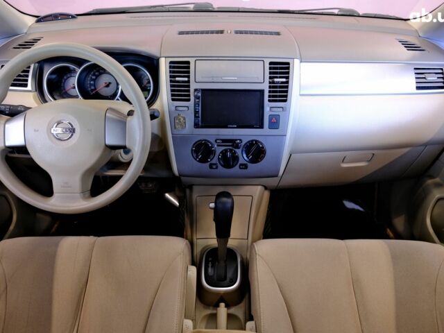 Фиолетовый Ниссан Тиида, объемом двигателя 1.6 л и пробегом 140 тыс. км за 6900 $, фото 6 на Automoto.ua