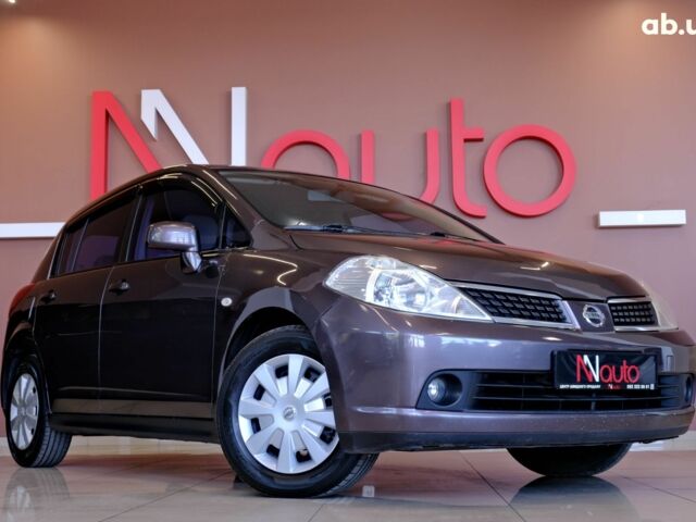 Фиолетовый Ниссан Тиида, объемом двигателя 1.6 л и пробегом 140 тыс. км за 6900 $, фото 3 на Automoto.ua