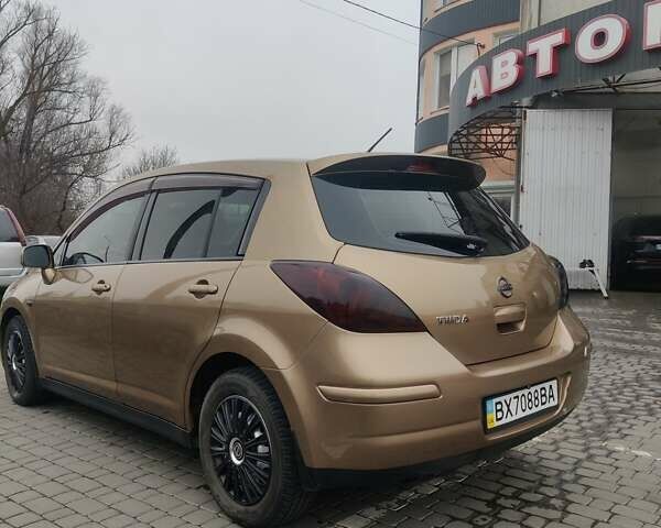 Коричневий Ніссан Тііда, об'ємом двигуна 1.6 л та пробігом 200 тис. км за 6490 $, фото 24 на Automoto.ua