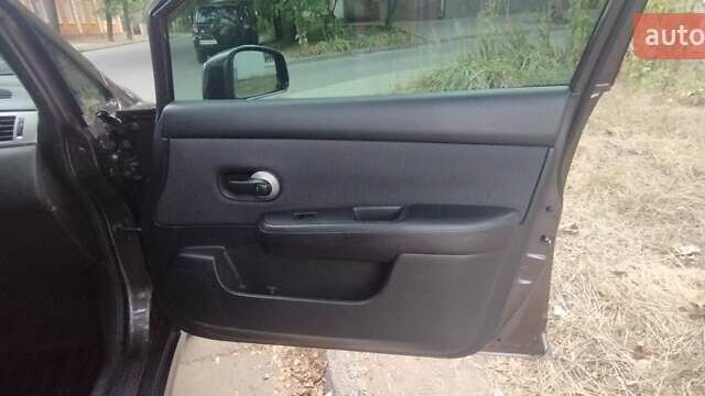 Коричневый Ниссан Тиида, объемом двигателя 1.6 л и пробегом 162 тыс. км за 6300 $, фото 23 на Automoto.ua