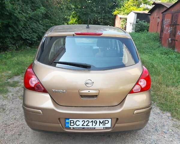 Коричневый Ниссан Тиида, объемом двигателя 1.6 л и пробегом 184 тыс. км за 5800 $, фото 1 на Automoto.ua