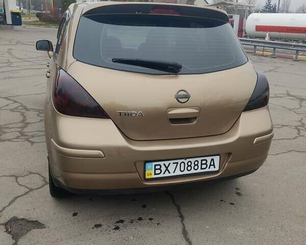 Коричневий Ніссан Тііда, об'ємом двигуна 1.6 л та пробігом 200 тис. км за 6490 $, фото 27 на Automoto.ua