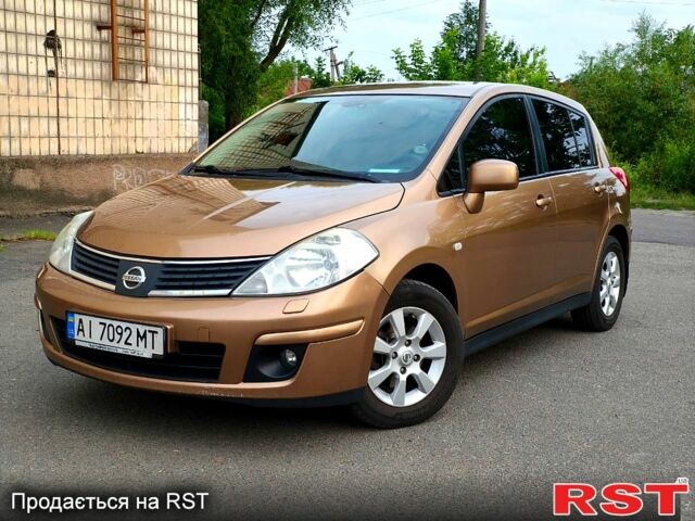 Коричневый Ниссан Тиида, объемом двигателя 1.5 л и пробегом 260 тыс. км за 5000 $, фото 1 на Automoto.ua