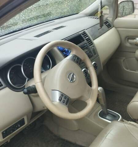 Коричневий Ніссан Тііда, об'ємом двигуна 1.6 л та пробігом 187 тис. км за 5800 $, фото 4 на Automoto.ua