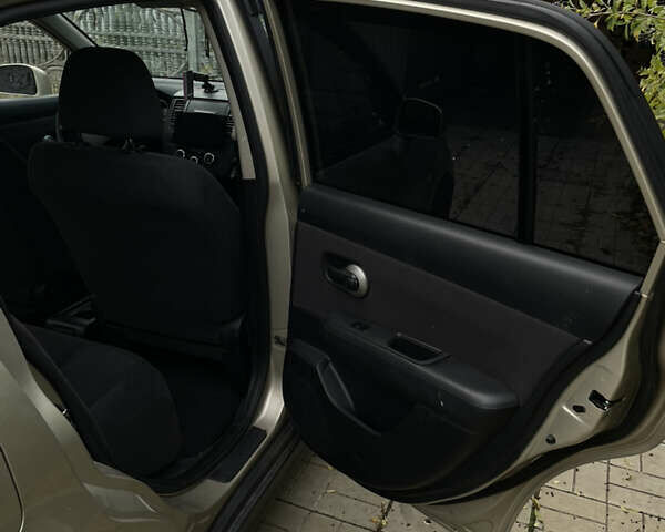 Коричневый Ниссан Тиида, объемом двигателя 1.5 л и пробегом 75 тыс. км за 3400 $, фото 8 на Automoto.ua