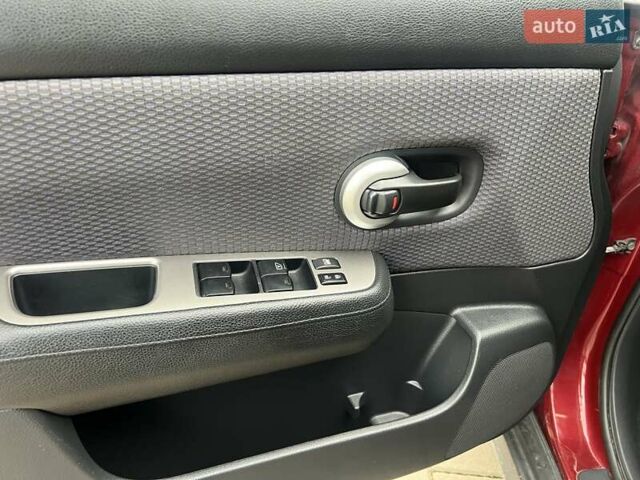 Красный Ниссан Тиида, объемом двигателя 1.6 л и пробегом 100 тыс. км за 6500 $, фото 6 на Automoto.ua