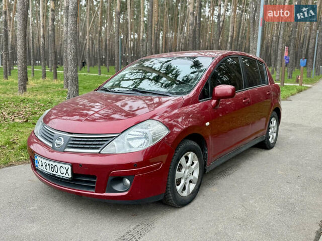 Красный Ниссан Тиида, объемом двигателя 1.6 л и пробегом 100 тыс. км за 6500 $, фото 1 на Automoto.ua