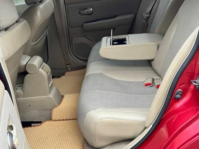 Красный Ниссан Тиида, объемом двигателя 1.6 л и пробегом 160 тыс. км за 6600 $, фото 6 на Automoto.ua