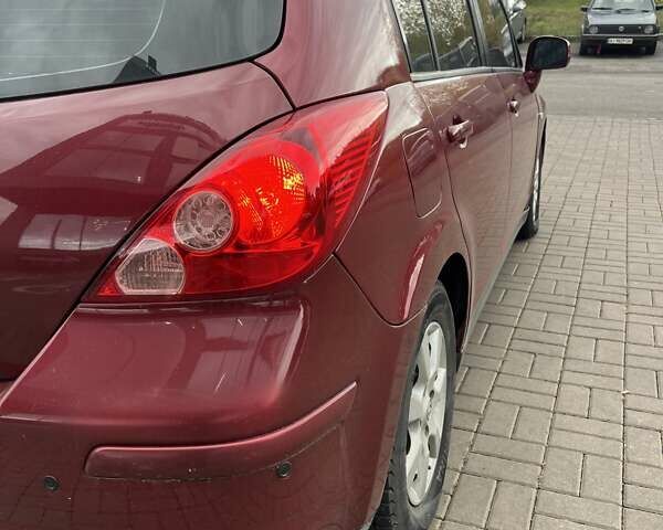 Красный Ниссан Тиида, объемом двигателя 1.6 л и пробегом 100 тыс. км за 6500 $, фото 31 на Automoto.ua